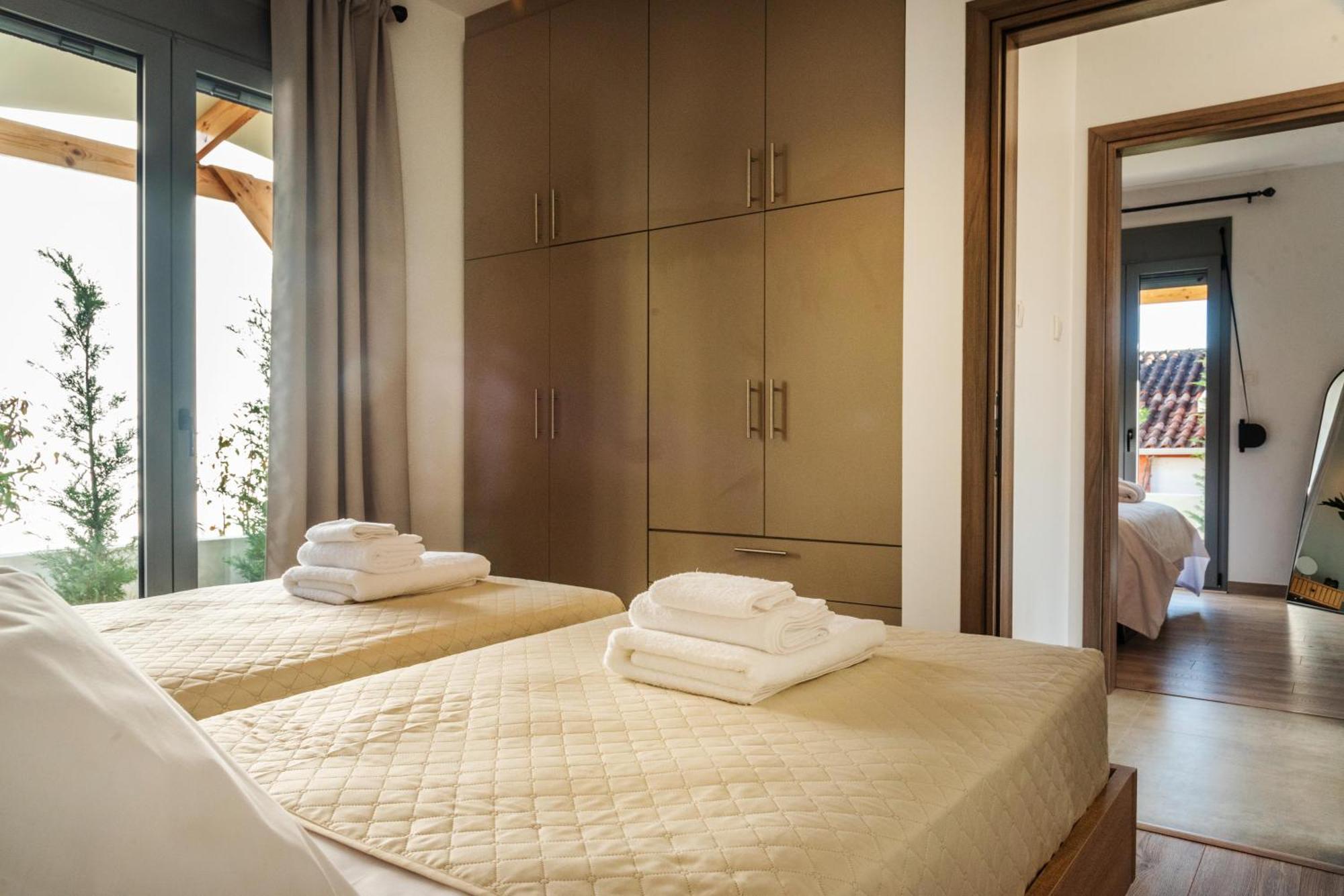 Rustic Charm Villa *