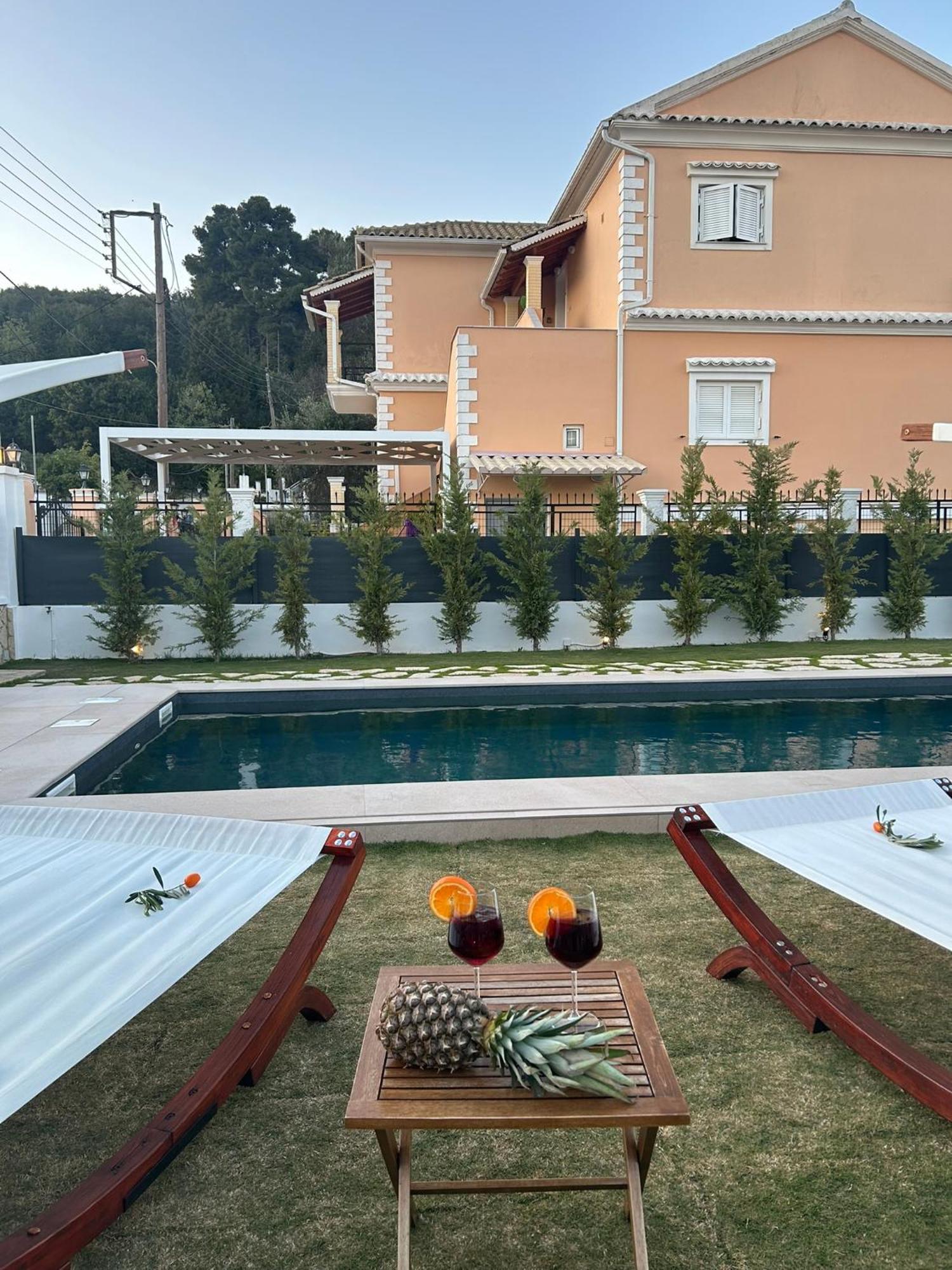 Rustic Charm Villa Petrití